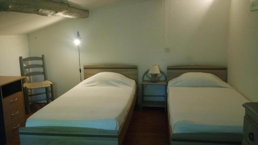 Mas Grimaud - Gite- Studio Et Chambres D'Hotes Familiales Eygalières Esterno foto