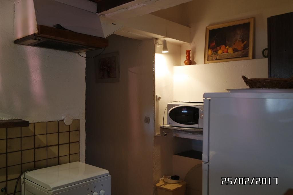 Mas Grimaud - Gite- Studio Et Chambres D'Hotes Familiales Eygalières Esterno foto