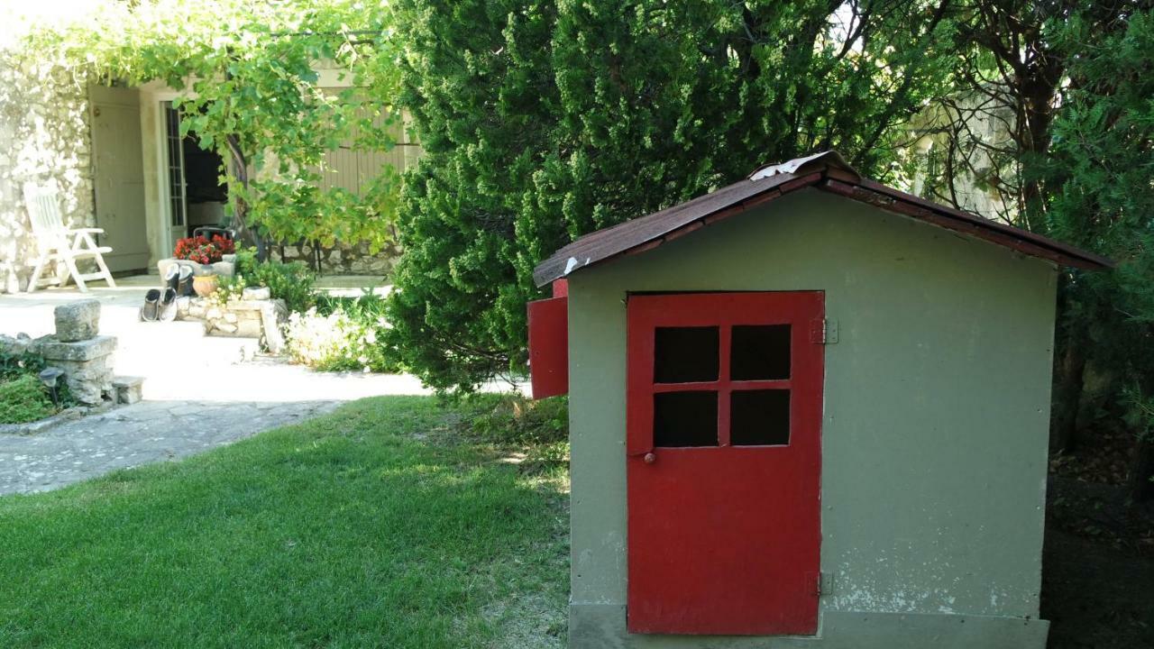 Mas Grimaud - Gite- Studio Et Chambres D'Hotes Familiales Eygalières Esterno foto
