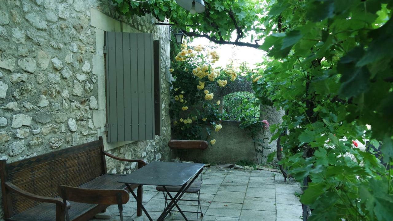 Mas Grimaud - Gite- Studio Et Chambres D'Hotes Familiales Eygalières Esterno foto