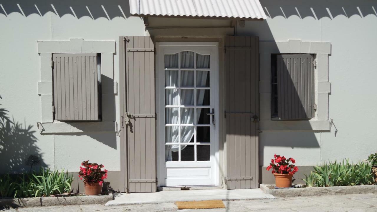 Mas Grimaud - Gite- Studio Et Chambres D'Hotes Familiales Eygalières Esterno foto