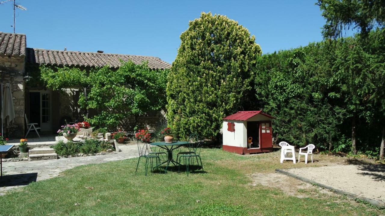Mas Grimaud - Gite- Studio Et Chambres D'Hotes Familiales Eygalières Esterno foto