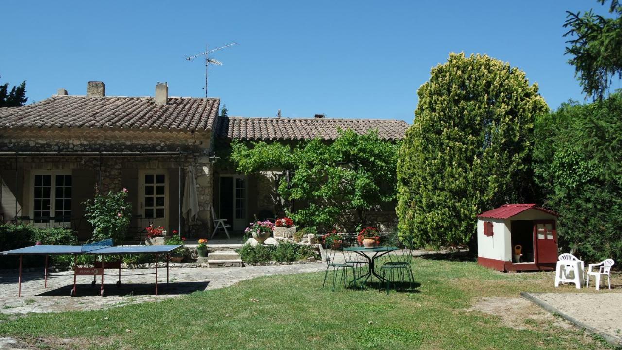 Mas Grimaud - Gite- Studio Et Chambres D'Hotes Familiales Eygalières Esterno foto
